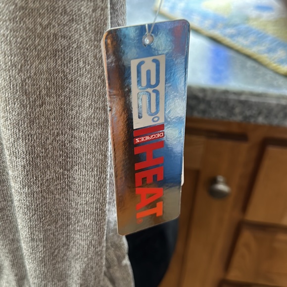 Poly weave Jumpsuit - Picture 2 of 7